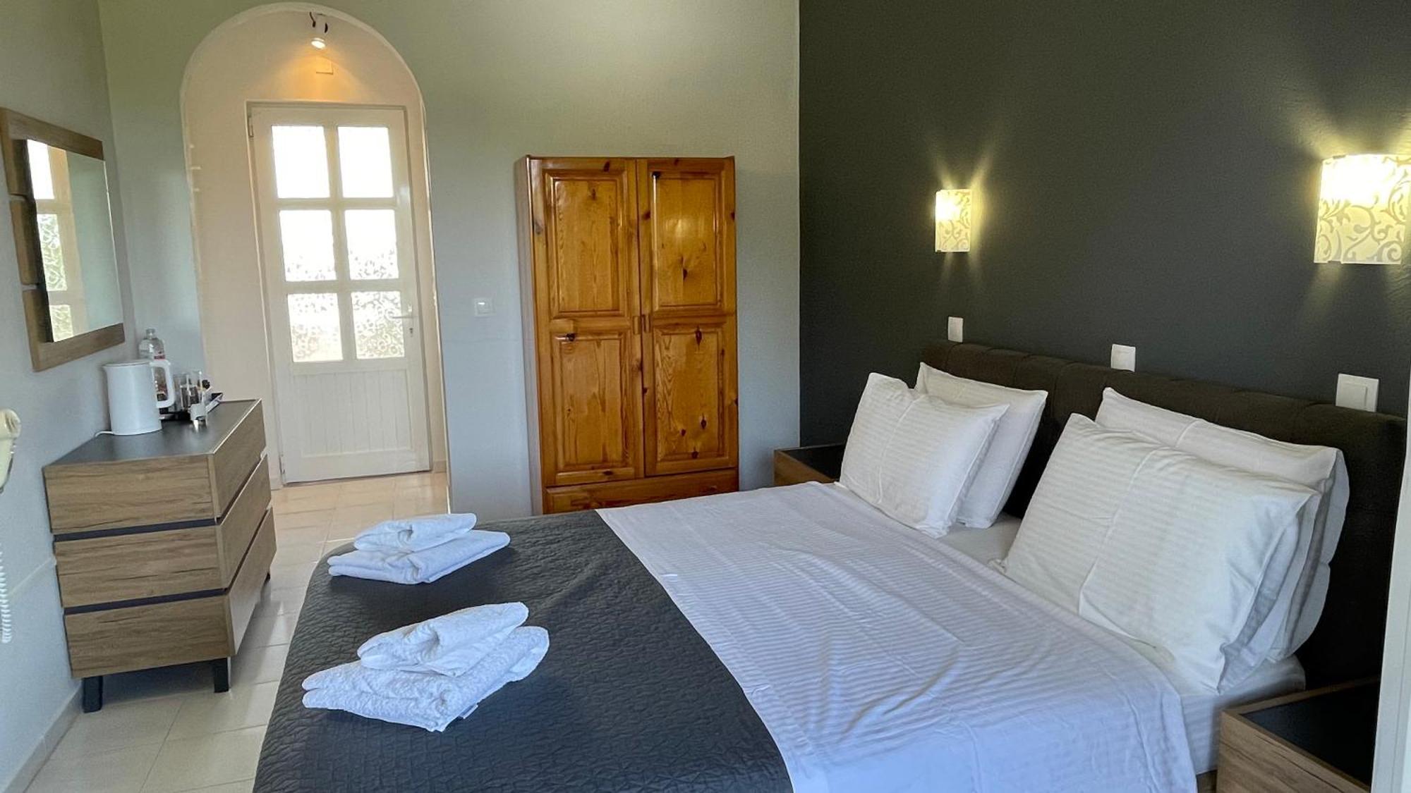 Alonaki Bay Apartment Halikounas Ngoại thất bức ảnh