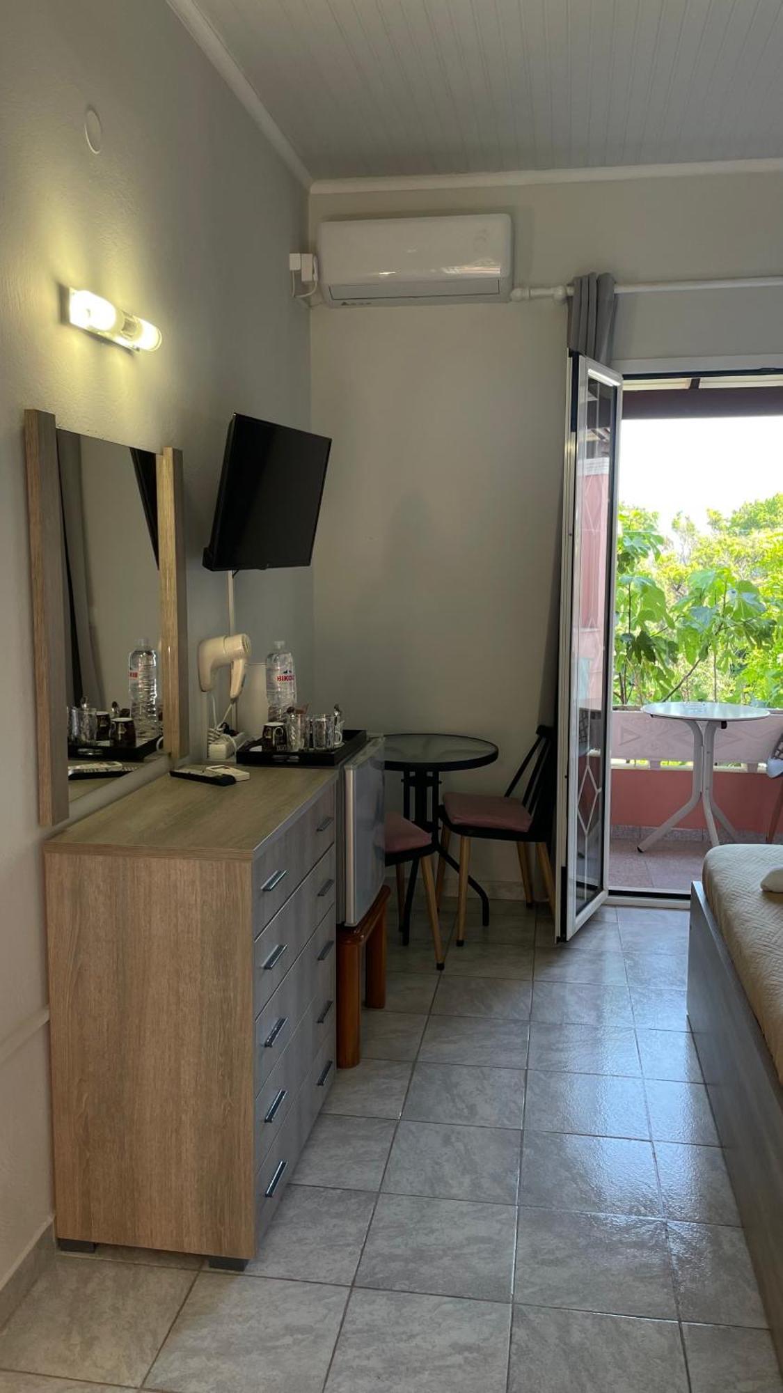 Alonaki Bay Apartment Halikounas Ngoại thất bức ảnh