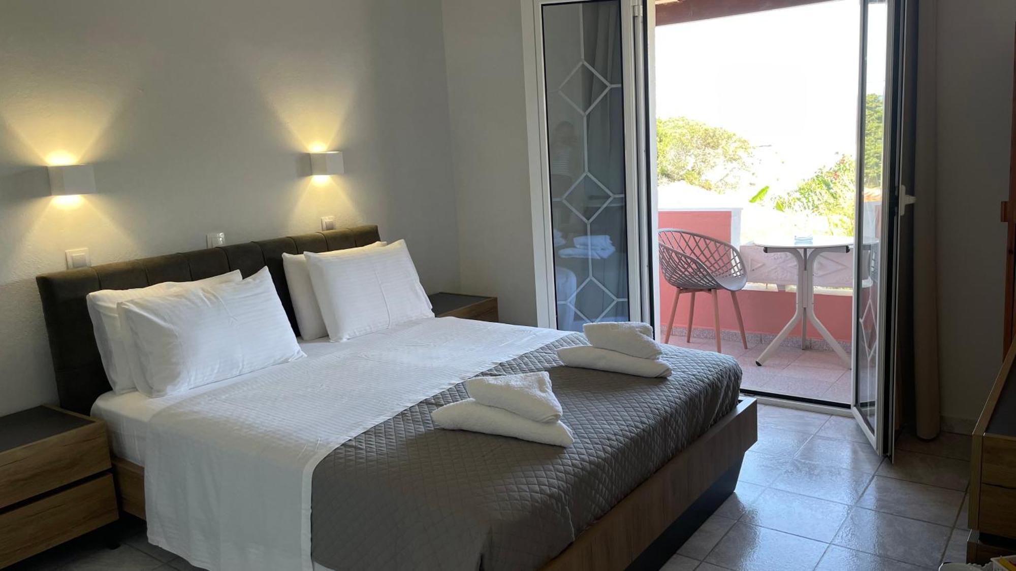 Alonaki Bay Apartment Halikounas Ngoại thất bức ảnh